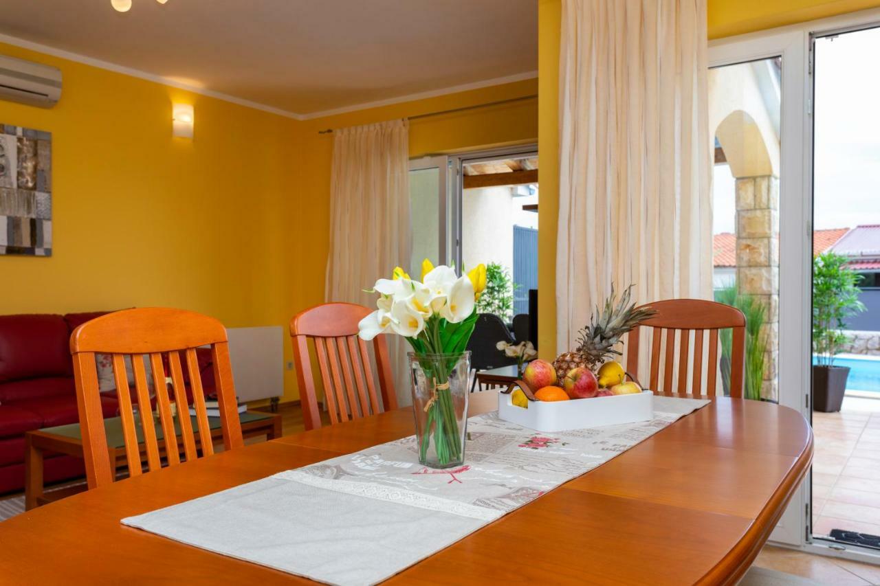 Villa Pianka Krk Town Bagian luar foto